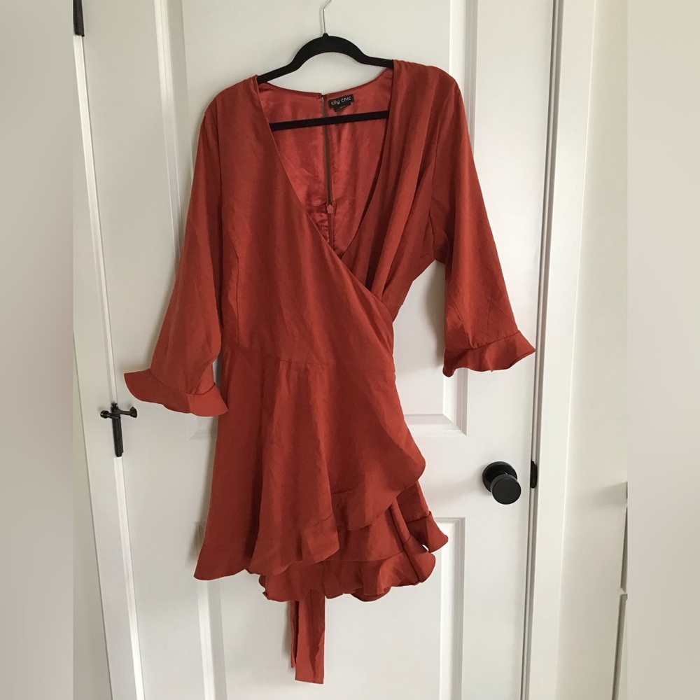 City Chic Wrap Dress Size 18 Orange Waist‎ Tie Long Sleeves